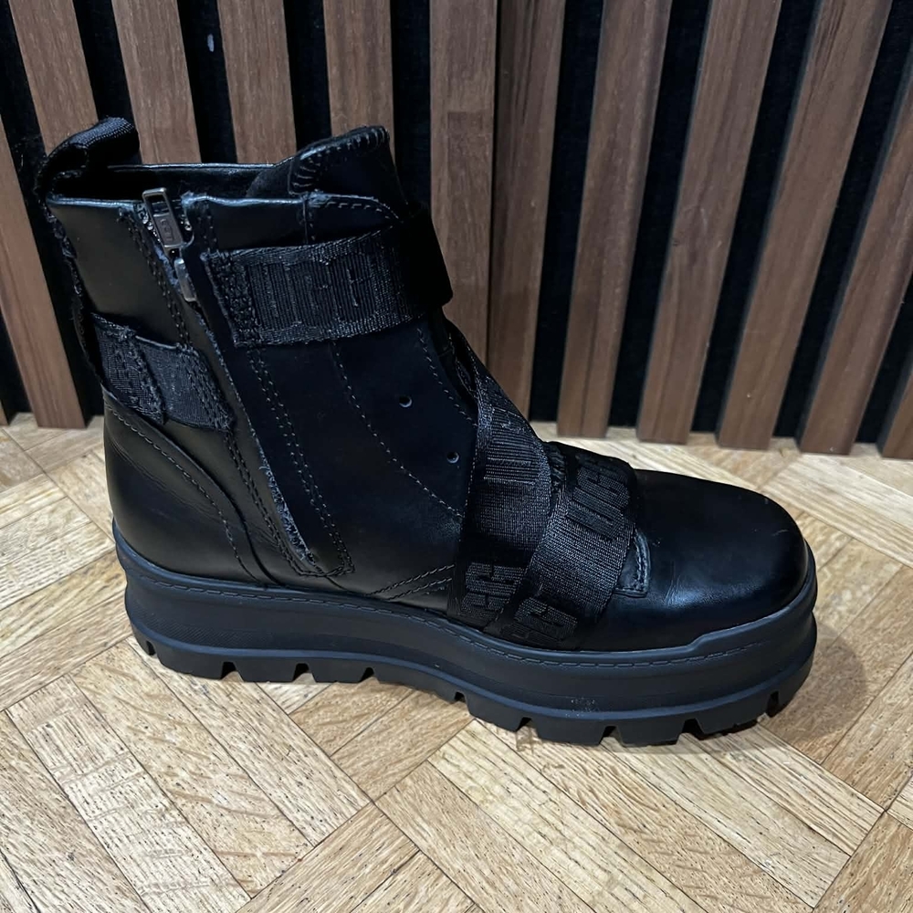 UGG Women's Black Platform Boots - Picture 4 of 8